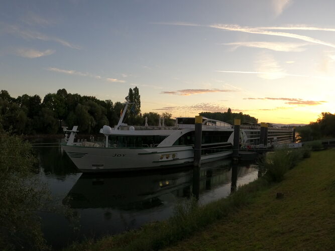 Schiff auf der Donau