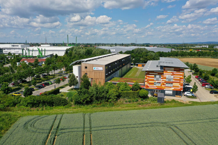 Luftaufnahme Technologie- und Gründerzentrum im Hafen Straubing-Sand